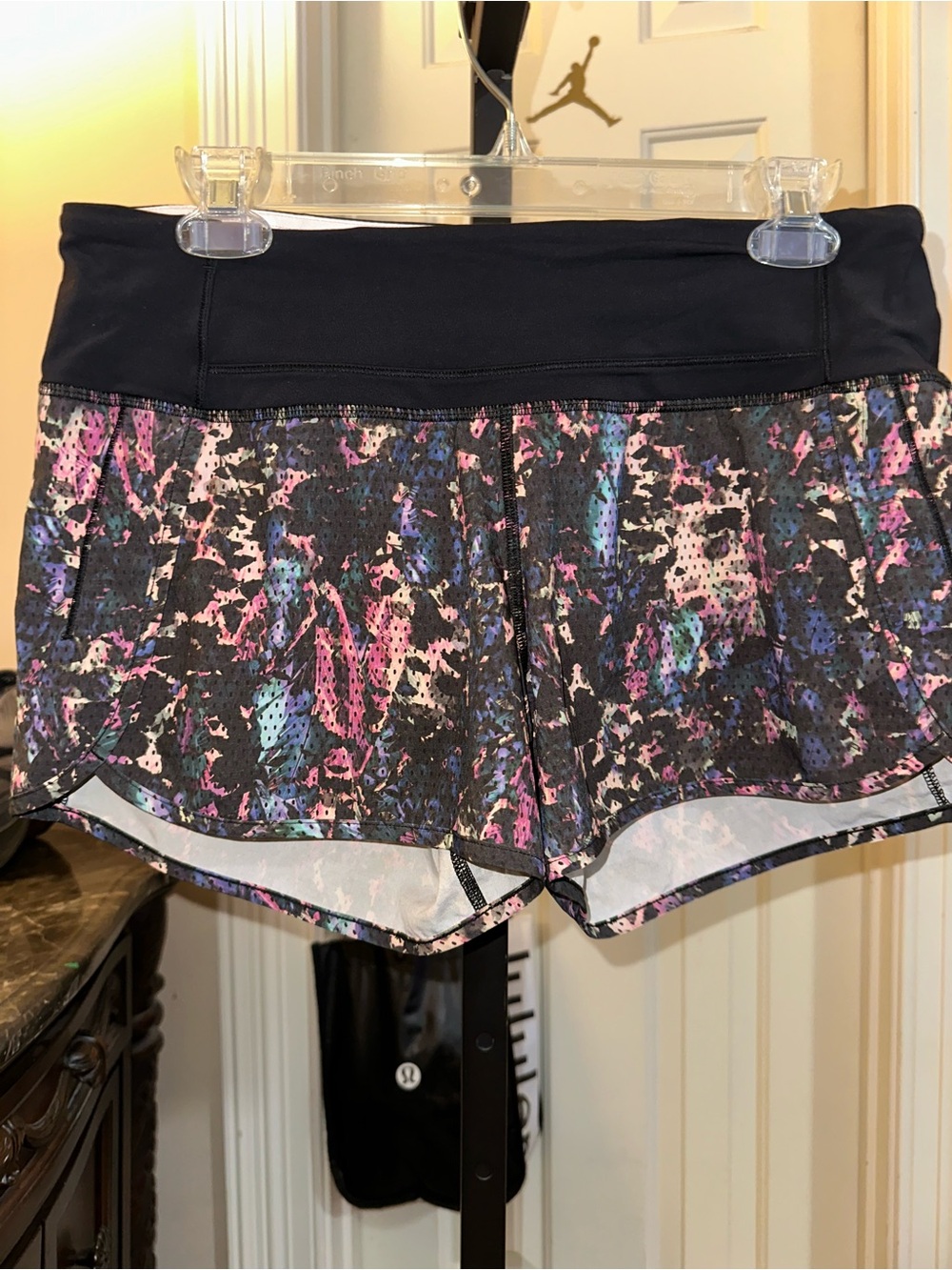 lululemon athletica speed up shorts size 6 4 inch